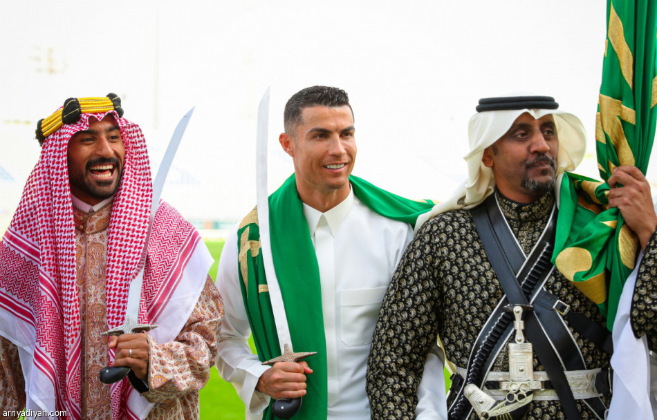 رونالدو يعرض ملاعب كأس العالم السعودية 2034